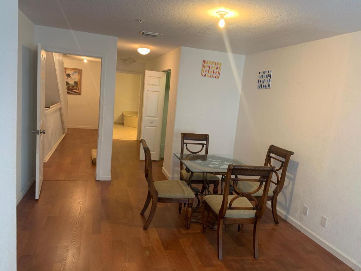 Bedroom Suite In Lauderdale Lakes Townhome Fort Lauderdale Esterno foto