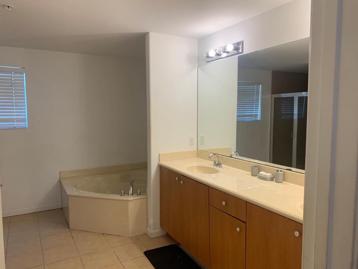 Bedroom Suite In Lauderdale Lakes Townhome Fort Lauderdale Esterno foto